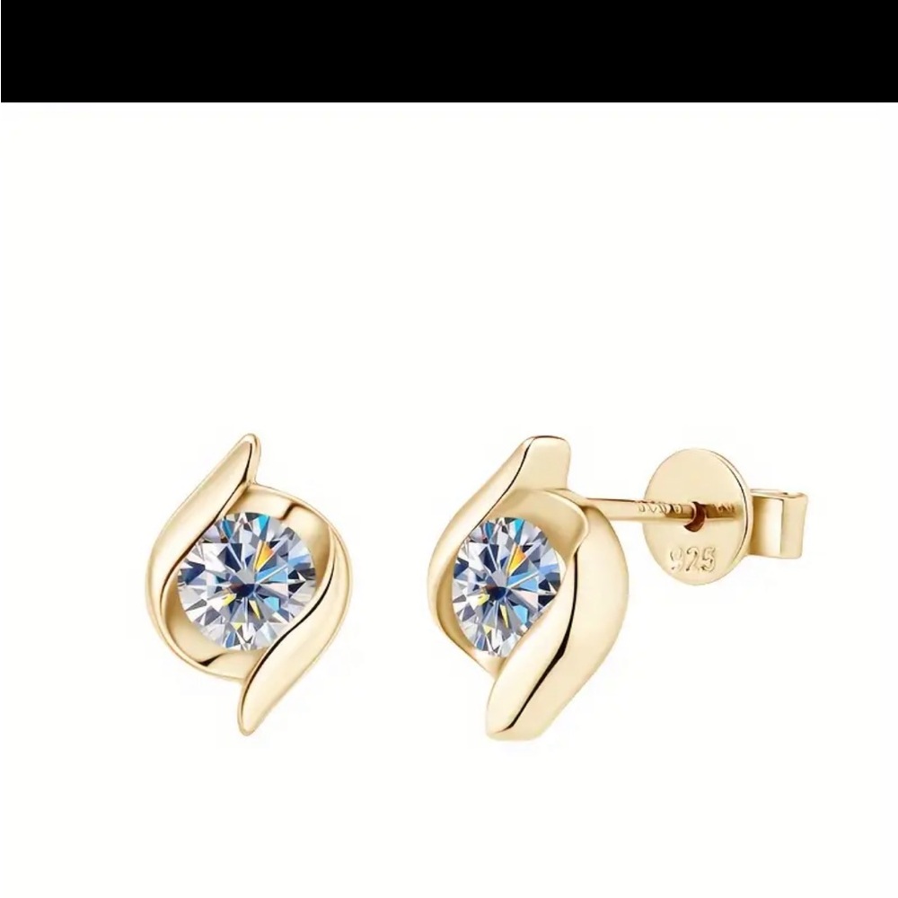 Gold 
Moissanite Stud/Earrings Jewelry